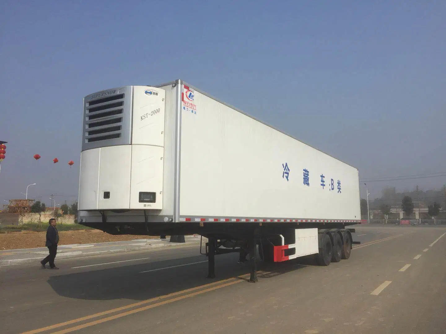 Factory Price 3 Axles Reefer Cold Frozen Cargo Van Transport Refrigerator Trailer for Sale