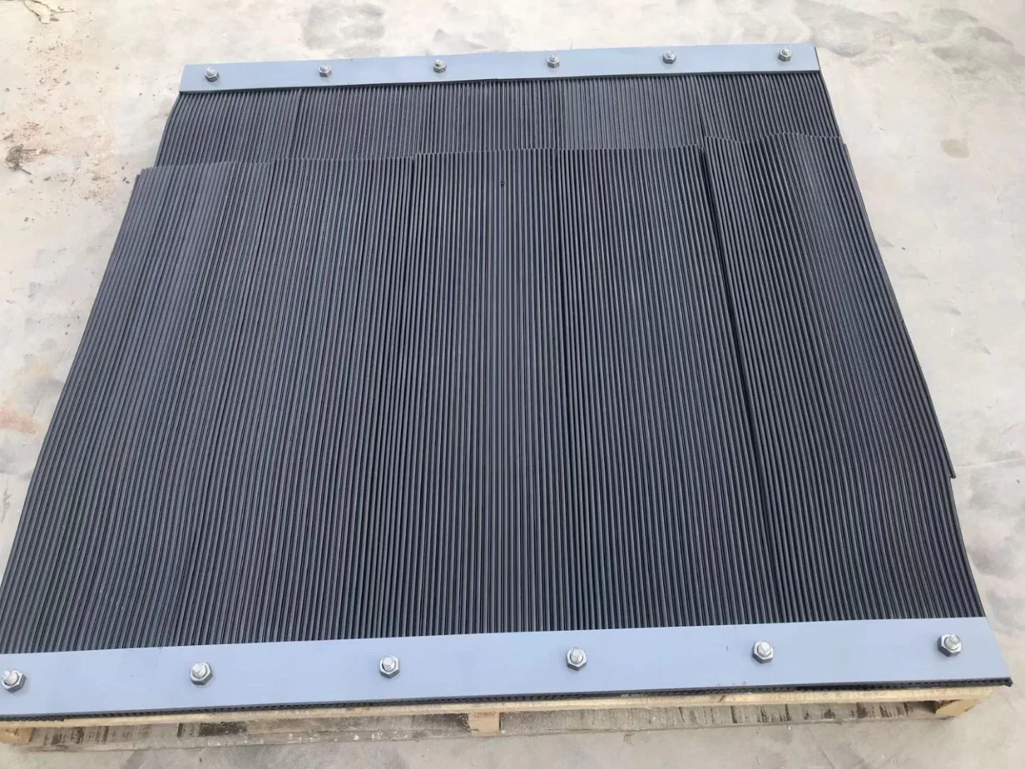 EPDM Dust Retaining Beam Can Be Customized in Length Made in China