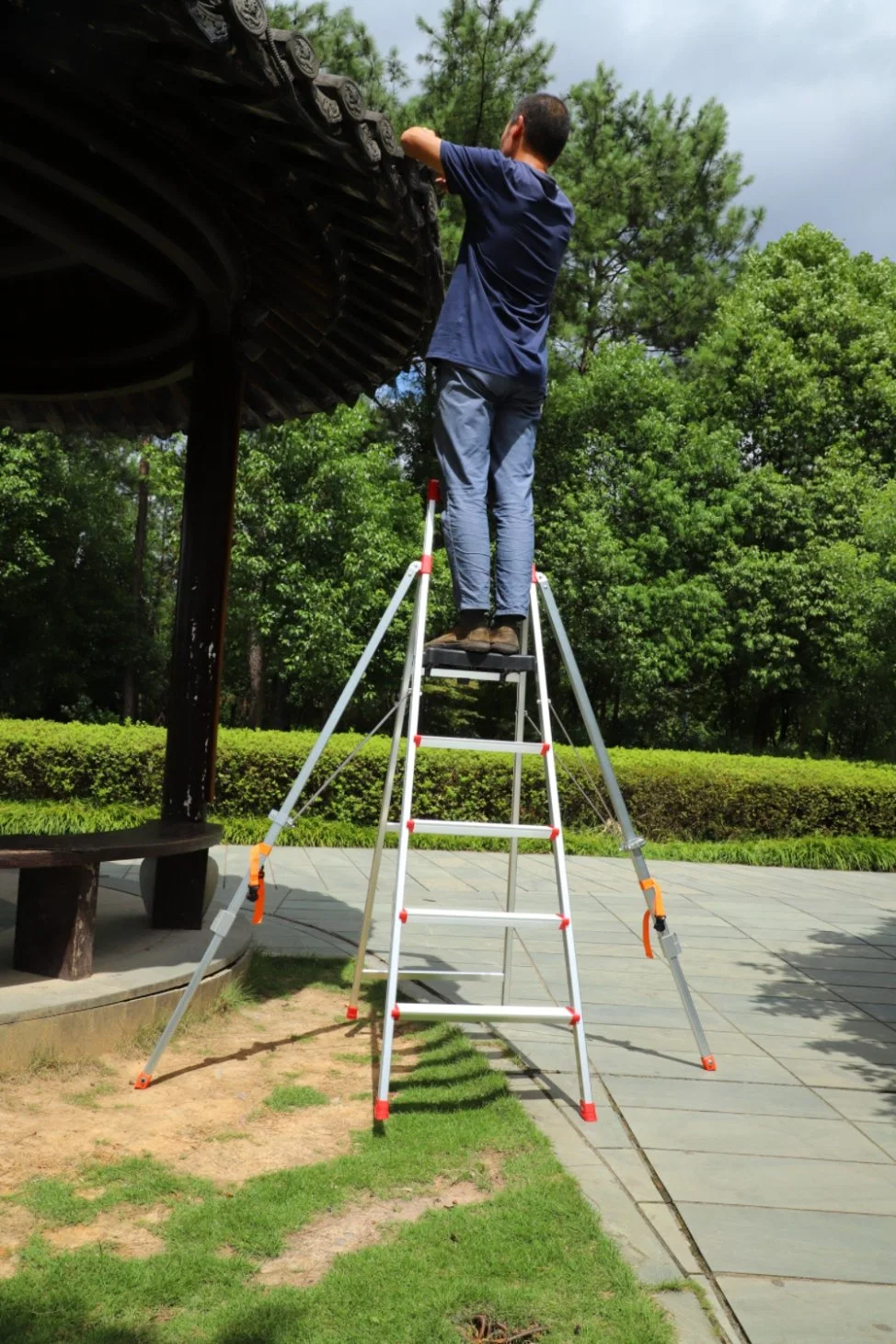 Multi-Leg Garden Safety Ladder That Won't Roll Over