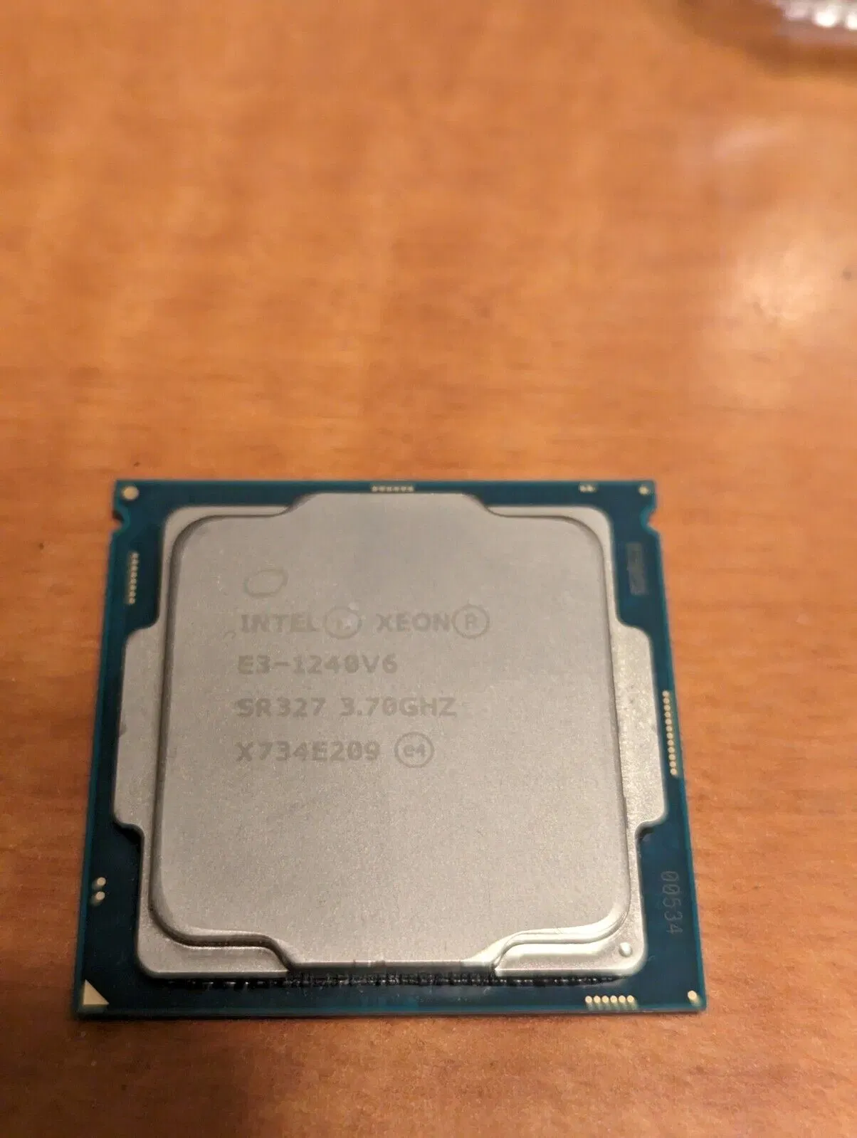 معالج Intel Xeon رباعي النواة E3-1240V6 LGA1151 CPU