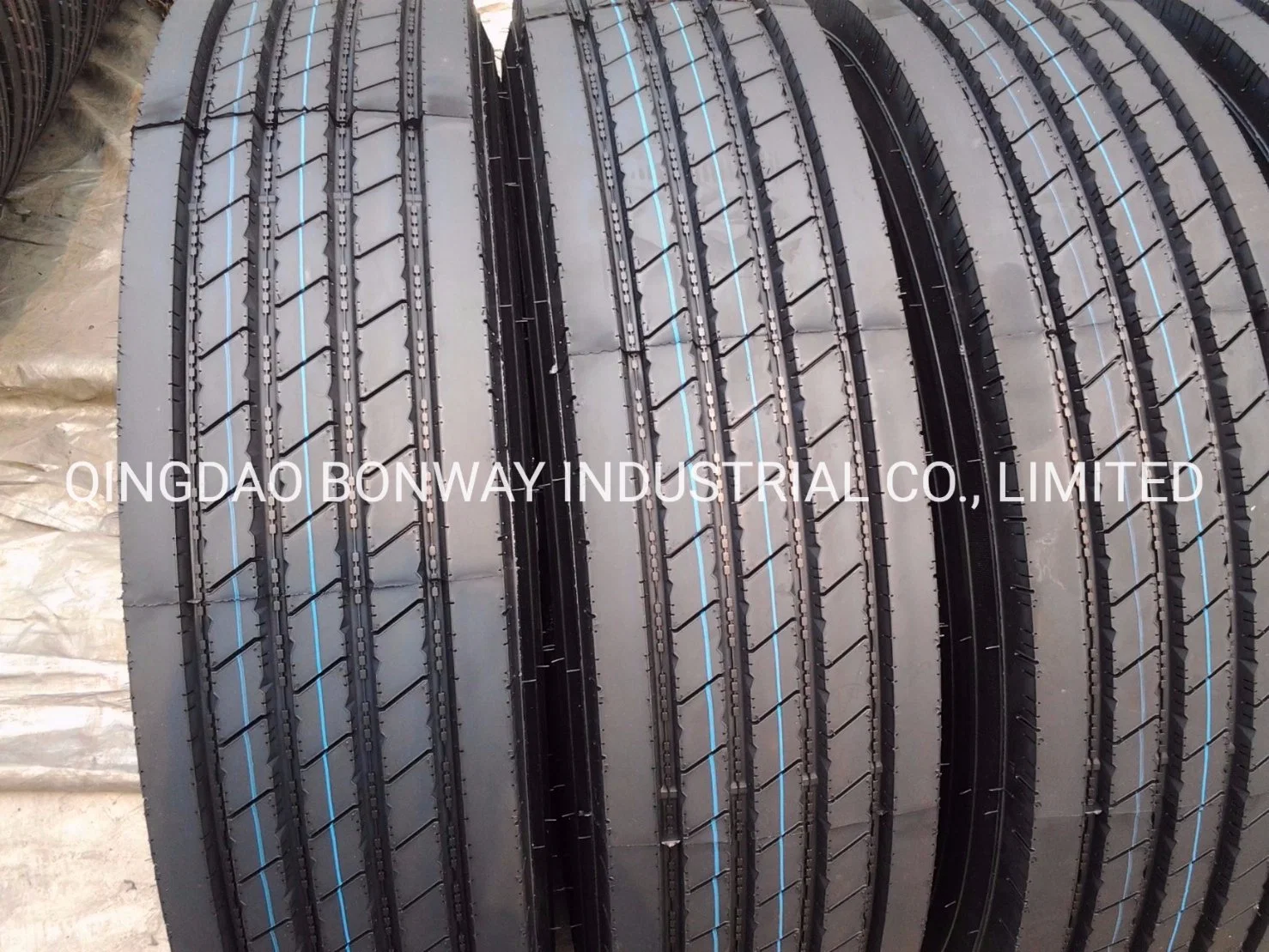 Top Tire Brands Wholesale/Supplier Radial Tires 11r 24.5 Truck Tyre/Tire, Bus Tyre/Tire, OTR Tyre/Tire Made in China