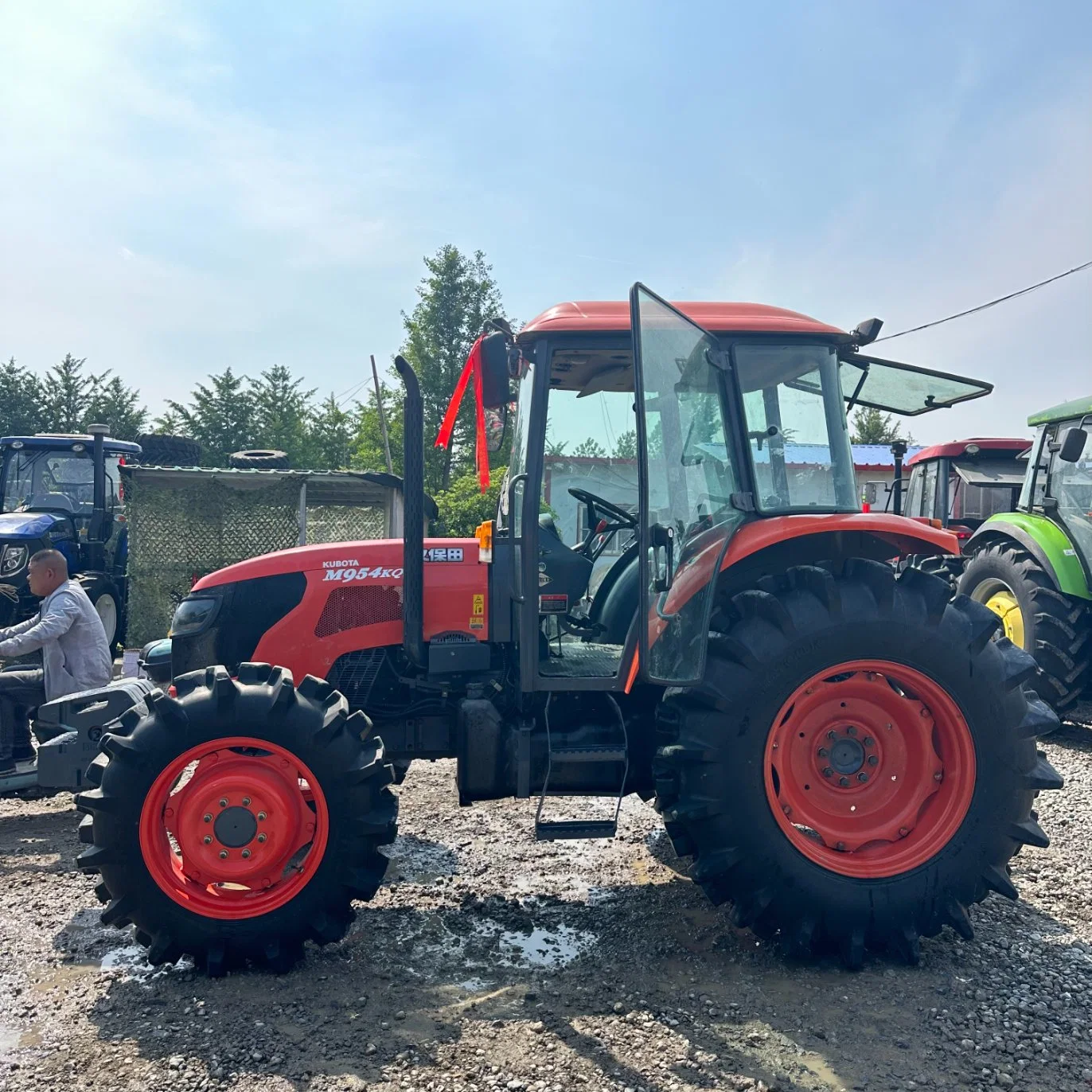 Tracteur d'occasion Kubota M954kq à quatre roues motrices de haute qualité