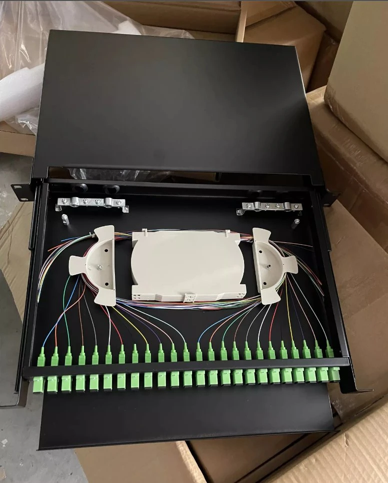 Venta caliente la producción en masa ODF 12 24 48 96 144 Core Cuadro de fibra óptica FTTH 144 Core Caja de distribución de fibra