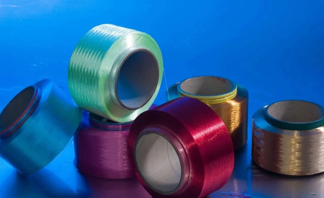 100% recyceltes Polyester-Garn POY 360dt / 72F Finale 225D China Dtysd/BRT/FD/CD mit GRS-Zertifikat Hersteller