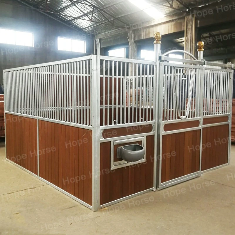 Los paneles de revestimiento de polvo de calado caballo Horse Barns