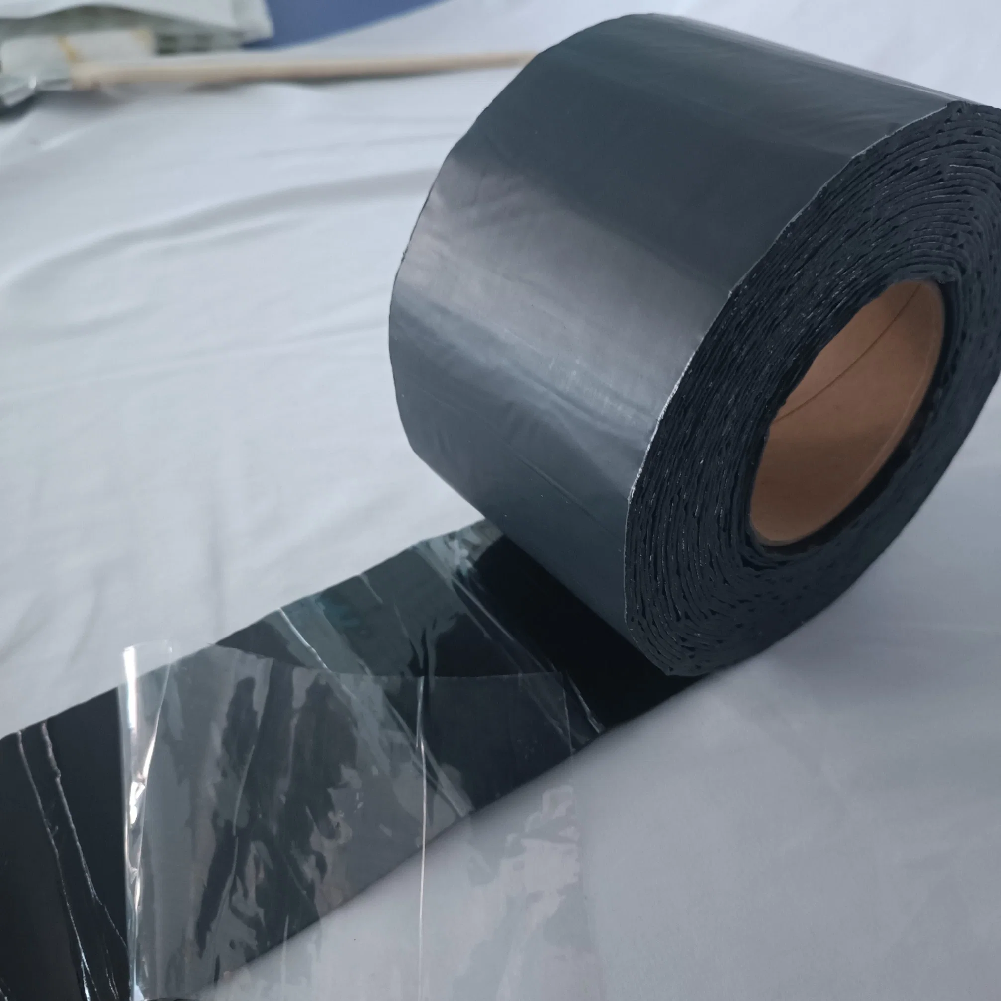 Self-Adhesive Bitumen Flashing Tape for Sealing and Waterproofing Board Joints and Roof