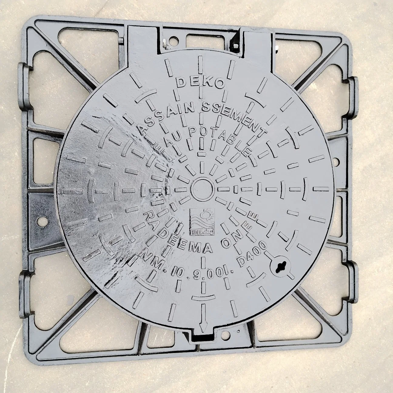 Dk-Srcd &Phi; 600 Double Hinged D400 Ductile Iron Manhole Covers