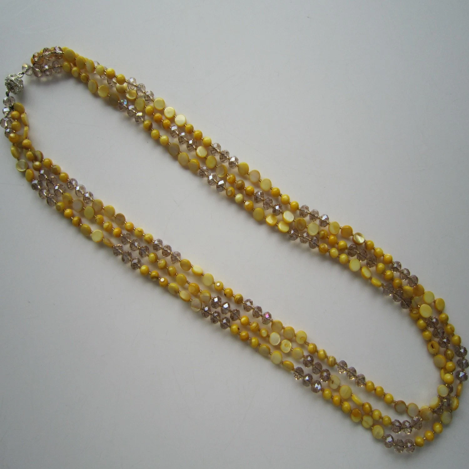 Tom Amarelo Daking Crystal Shell Triple-Row Colar Charme