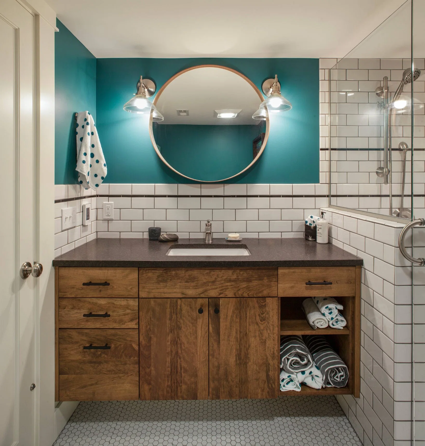 Prima Large Bathroom Cabinet Modern Design Wall Mounted Vanity Caninet