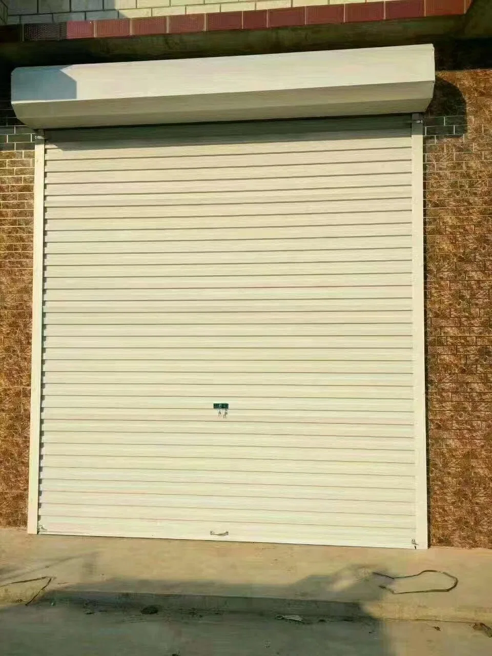 Garaje en el hogar de aleación de aluminio eléctrico de puerta de persiana Roller fabricado en China