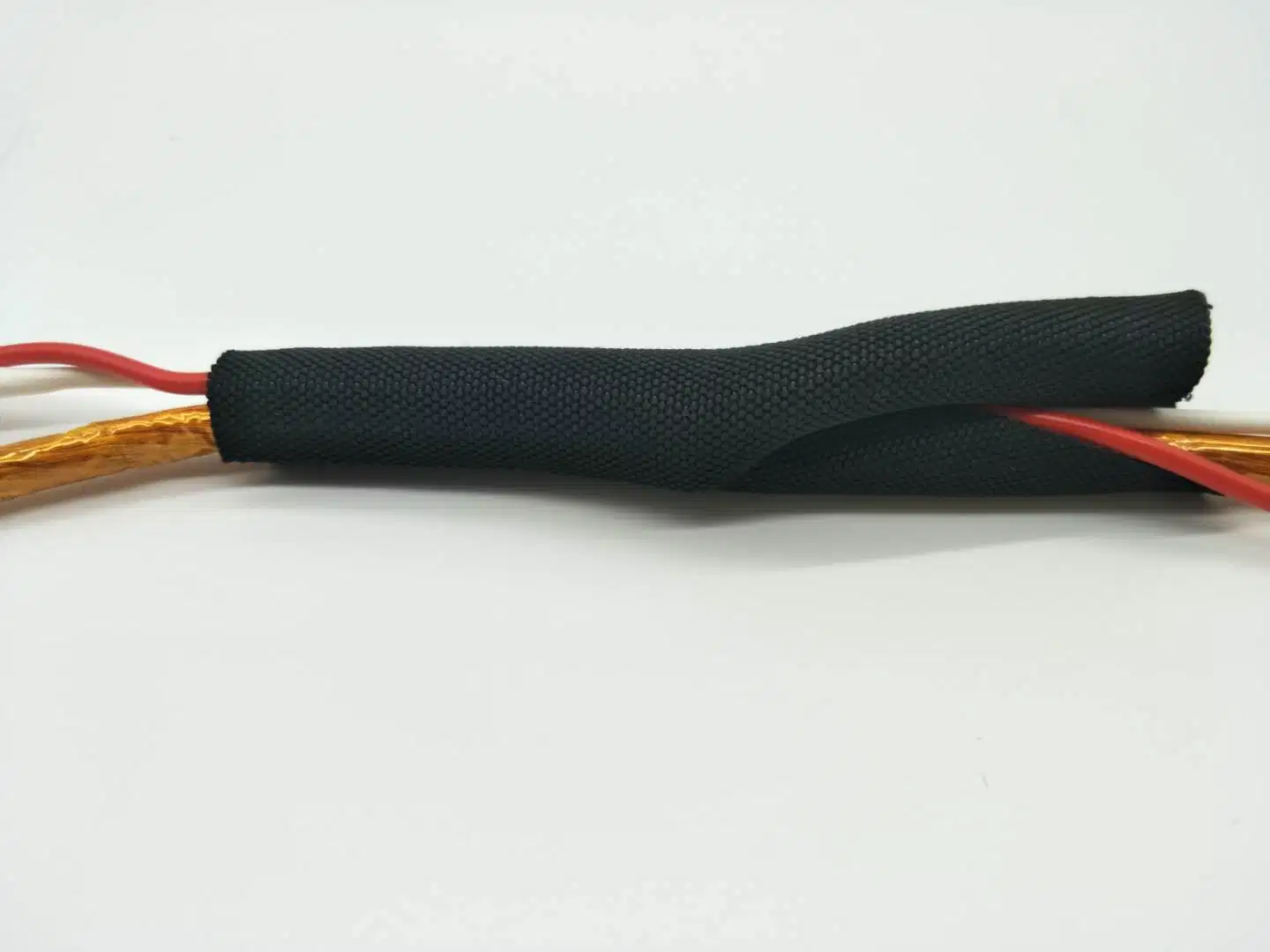 Woven Fabric Heat Shrink Cable Sleeve in Insulation in China