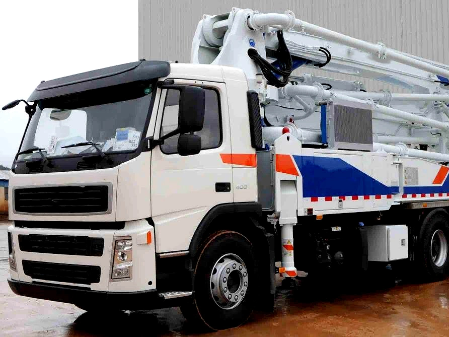 Venda a quente 43m Truck-Mounted Bomba de concreto com a lança 43X-5rz perfeitamente funcionou