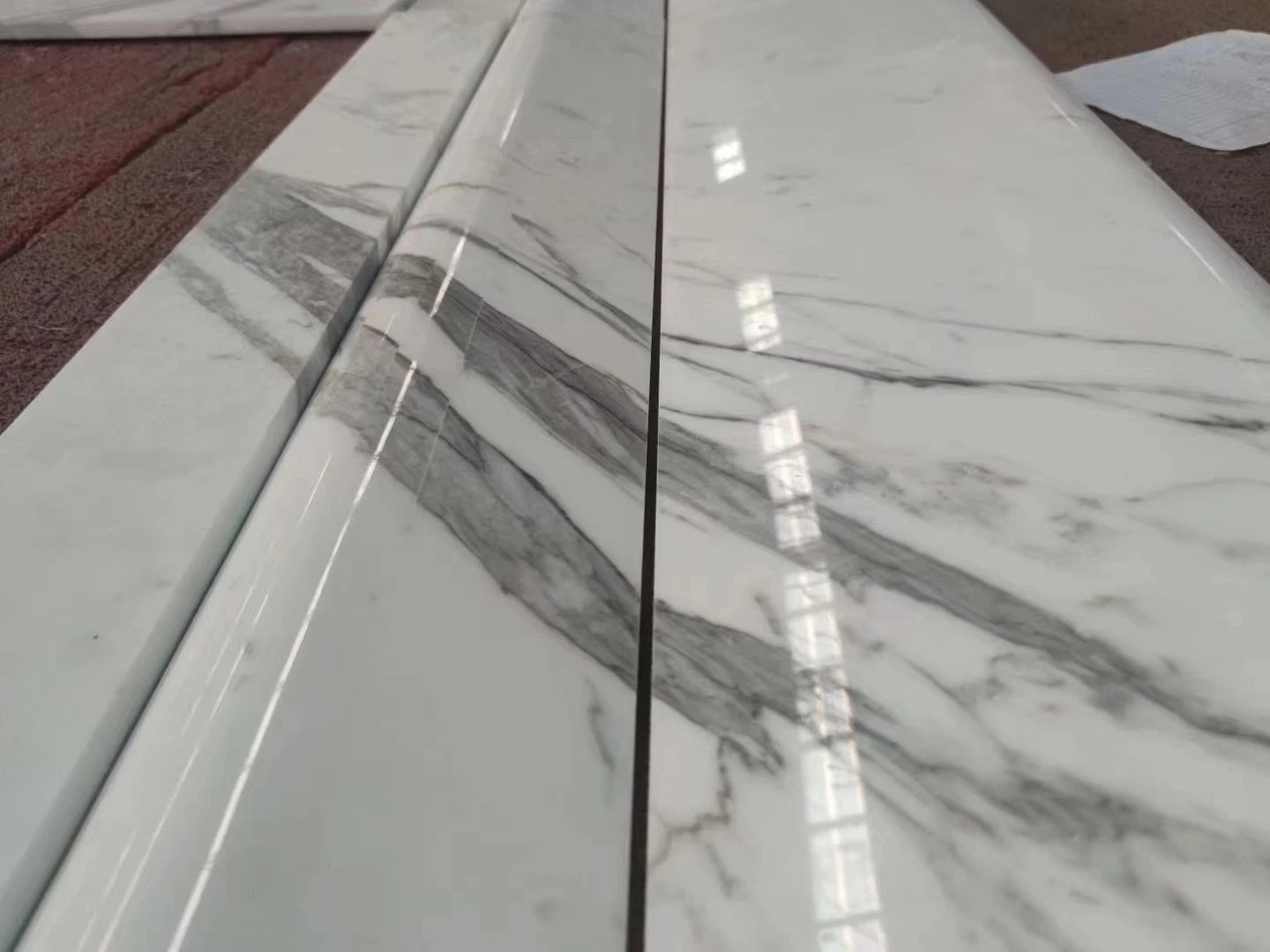 Nature Calacatta White Marble for Luxury House Tables and Tiles