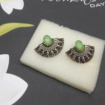 Fashion Lady Vintage Crystal Stone Stud Hollow out Short Fan Shape Earrings