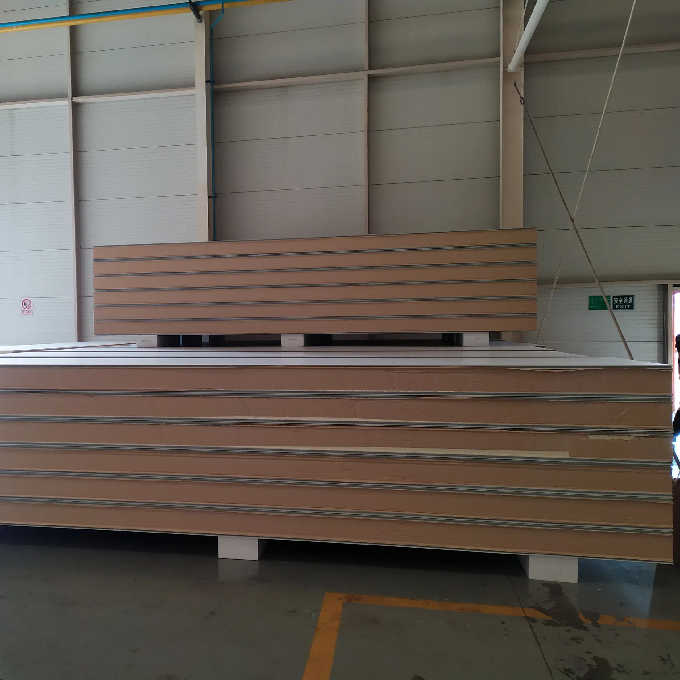 Insulation PU PIR Rockwool Sandwich Wall Panel for Warehouse