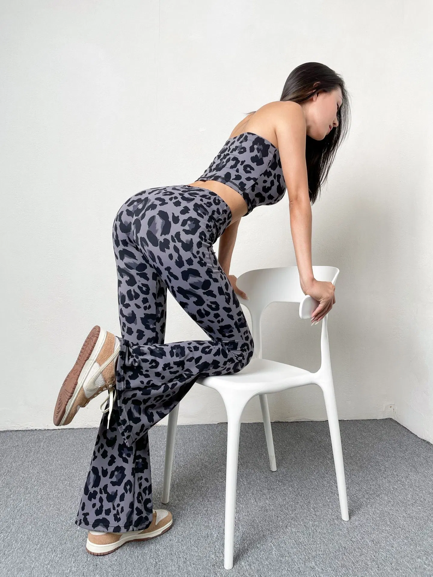 2022 La mujer trajes de pantalón de leopardo de entrenamiento de verano de la compresión de funcionamiento Butt Active Wear entrenar Barriga pantalones deportivos de control