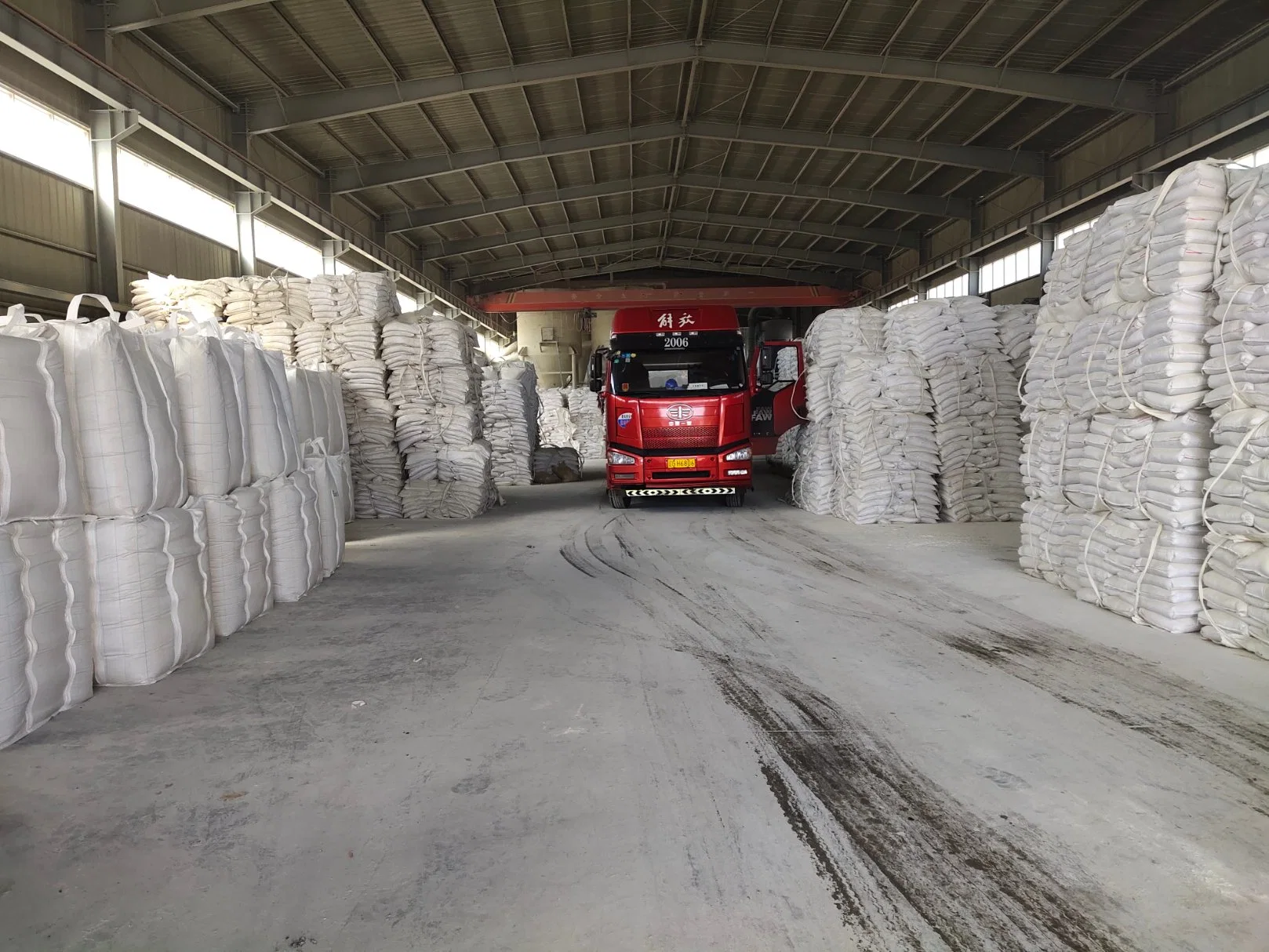 Fábrica preço Atacado bom Natural cálcio Bentonite pó Montmorillonite material para perfuração de óleo, forragem de alimentação preenchimento de forragem, tintas para Venda