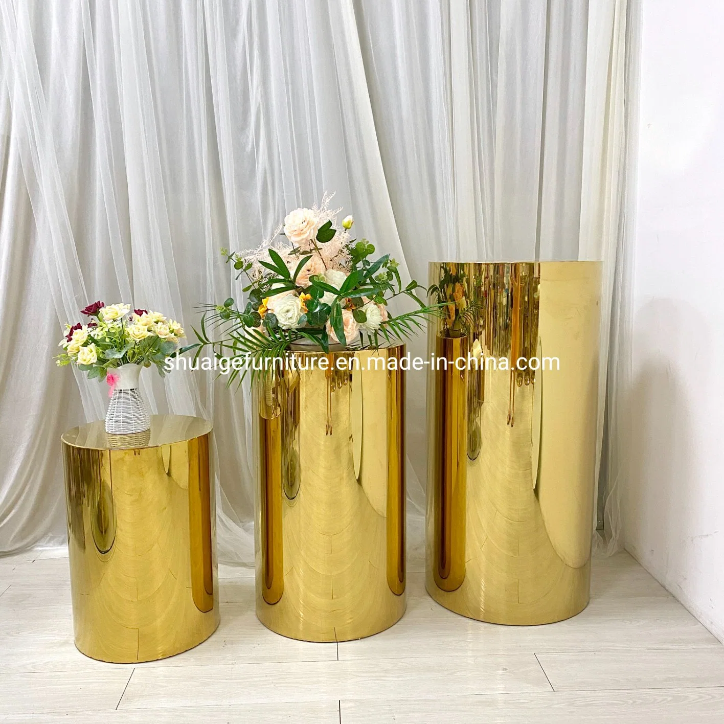 Support de bougie de décoration de mariage en pilier de support de gâteau doré.