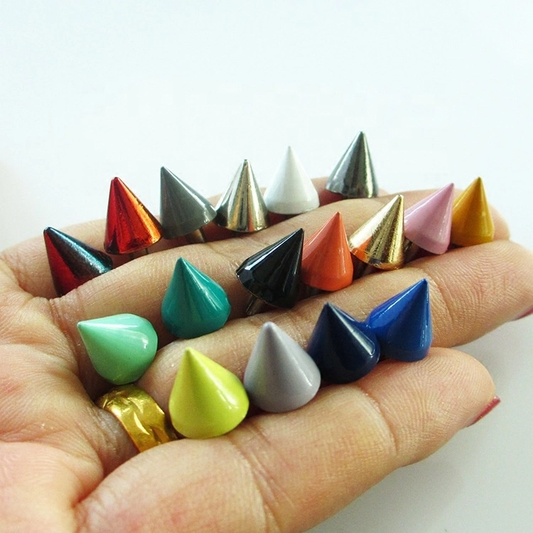 7x10mm pico cono de espárrago de latón zapatos ropa punk enroscar el cono Spike