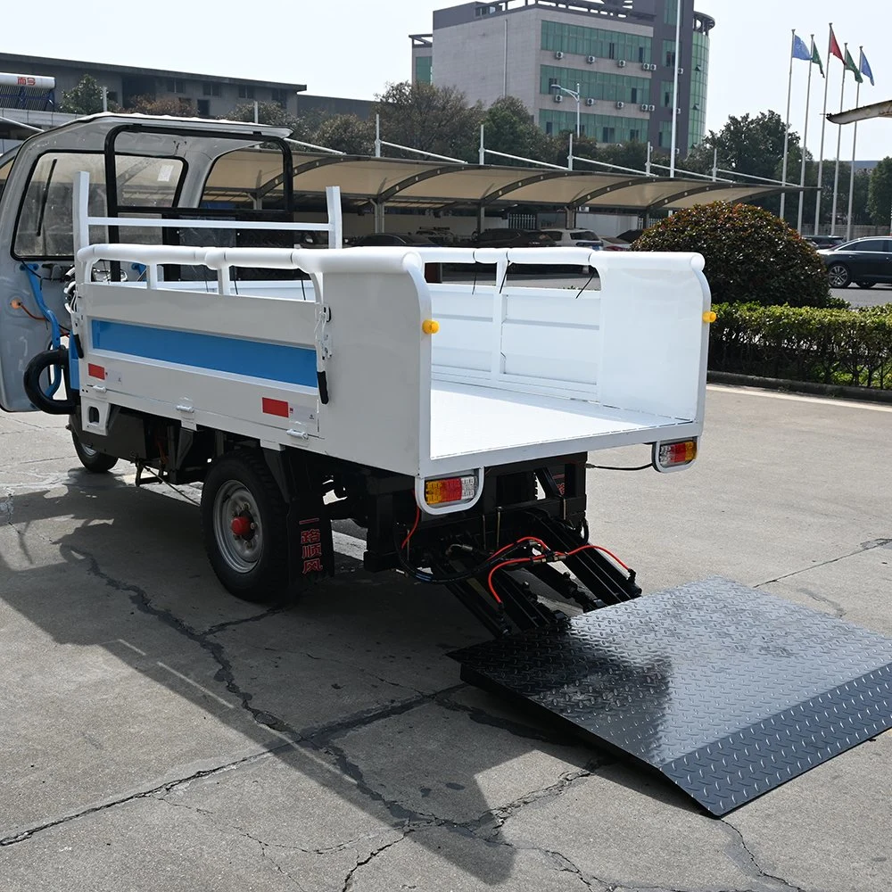 Camion poubelle économique à 6 bacs électriques avec plateforme de levage dans les sociétés résidentielles, les écoles, les parcs, les aéroports, les ports maritimes.