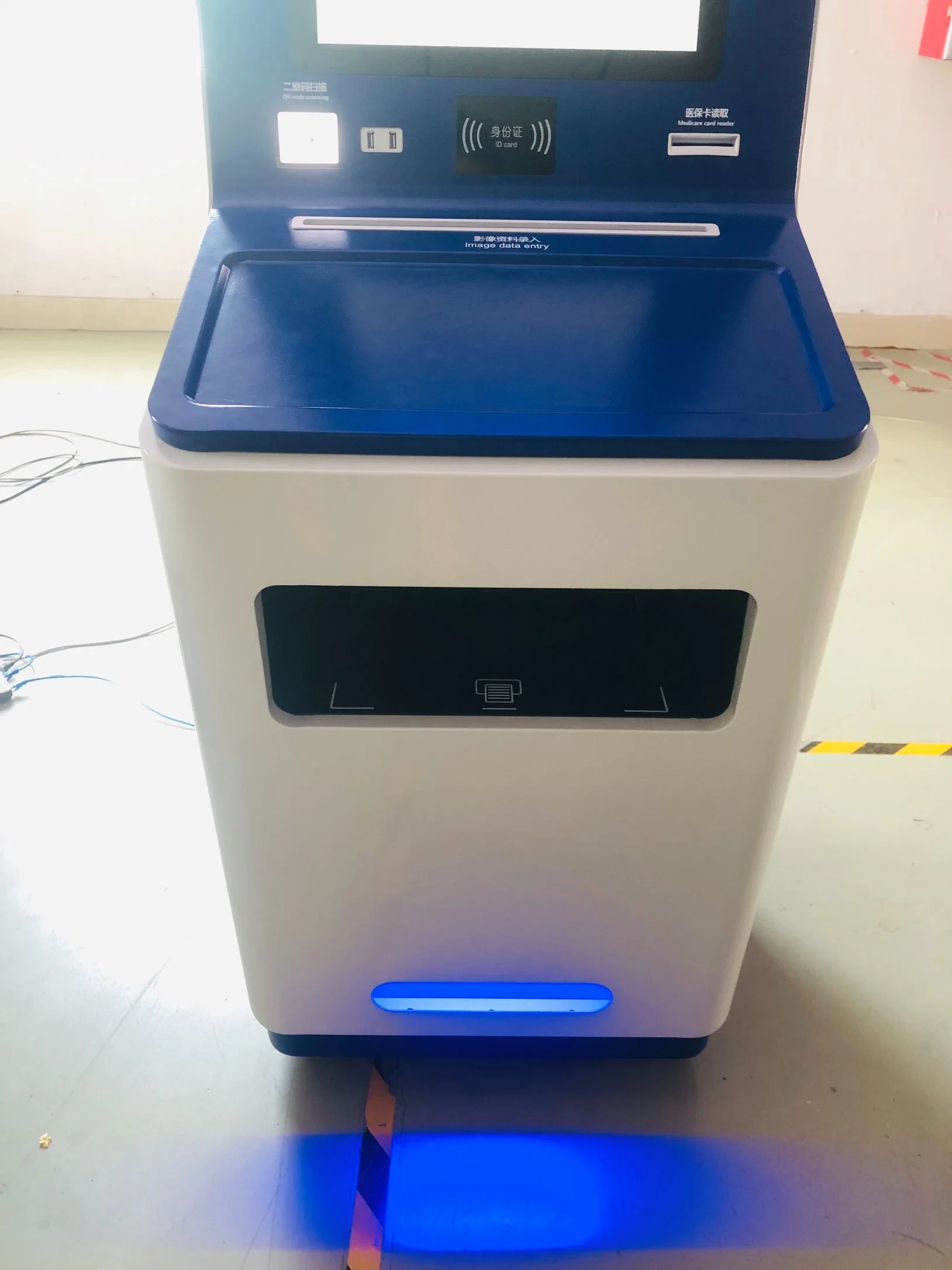 Hospital X-ray Film Uploading Machine Self Service Healthcare Kiosk with A4 Printer Function