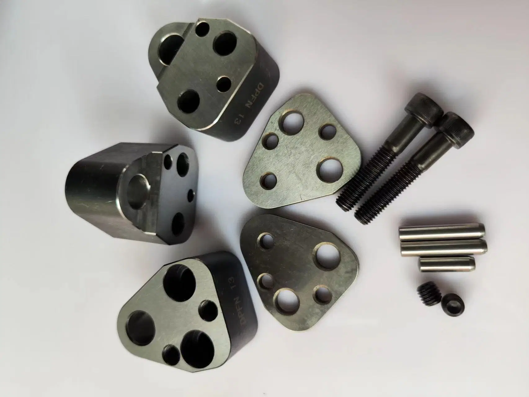 Customized Multi Position Standard Retainer Precision Machining Parts Round Punch Retainers