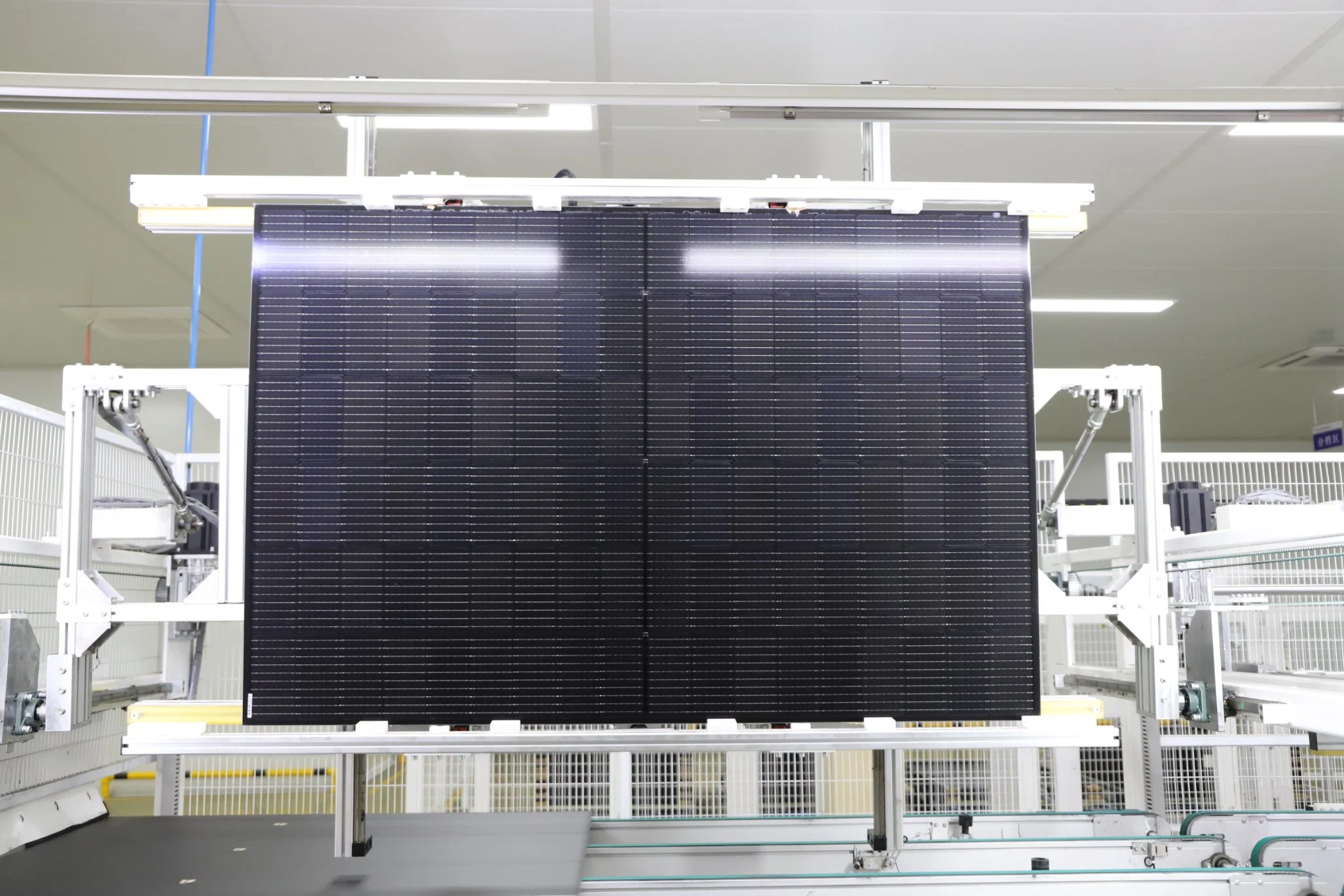 High Efficiency Half Cell Full Black 400W, 405W, 410W and 415W with Best Solar Panel Price