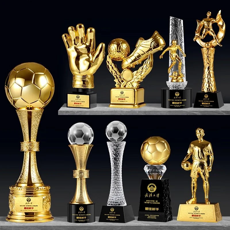 Wholesale/Supplier Custom de haute qualité Corporate Crystal Award Anniversaire Souvenir Football Basketball Sports Game Glass K9 Crystal Solid Wood Metal Trophy Cup.