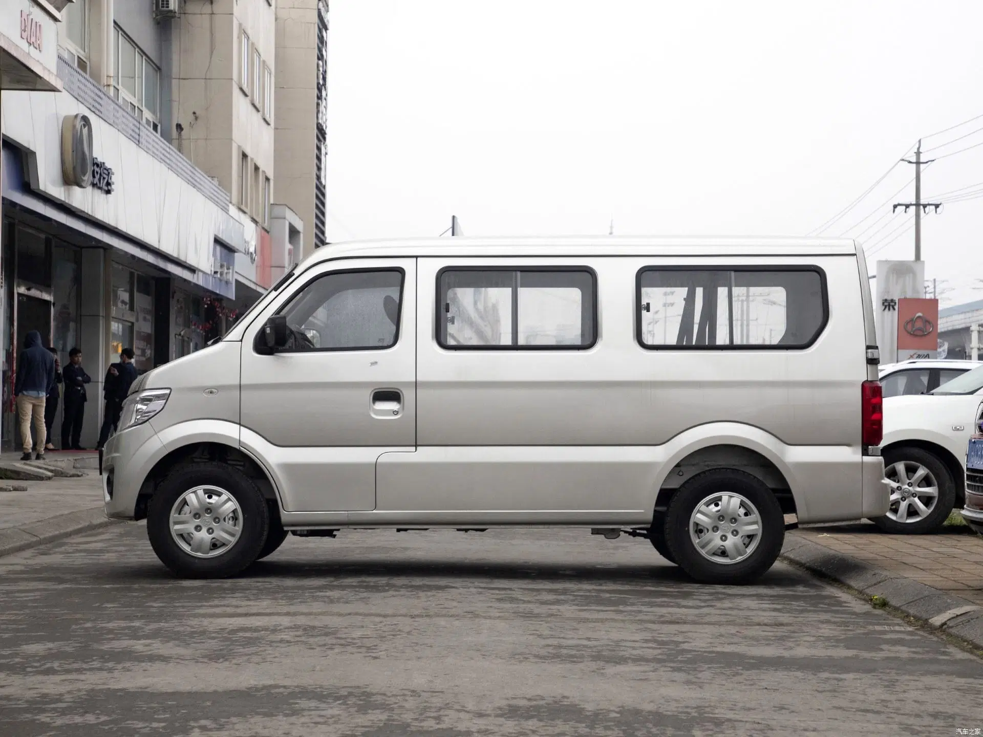 7 Seats Affordable Changan Electric Car Kaichen Chang&prime; an Star 9 EV