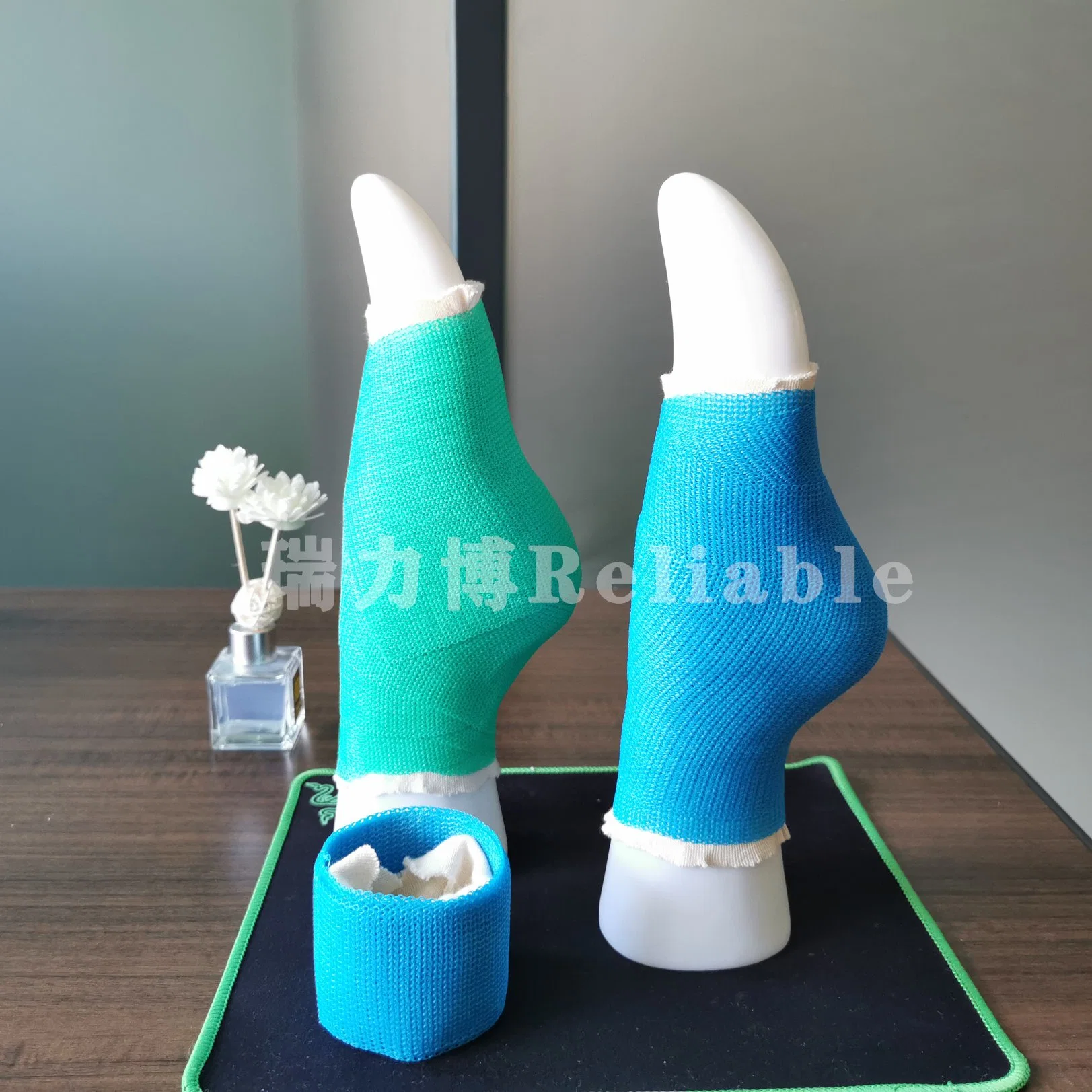 Manufacturer Price Disposable Medical Fiberglass/Polyester Orthopedic Casting Tape