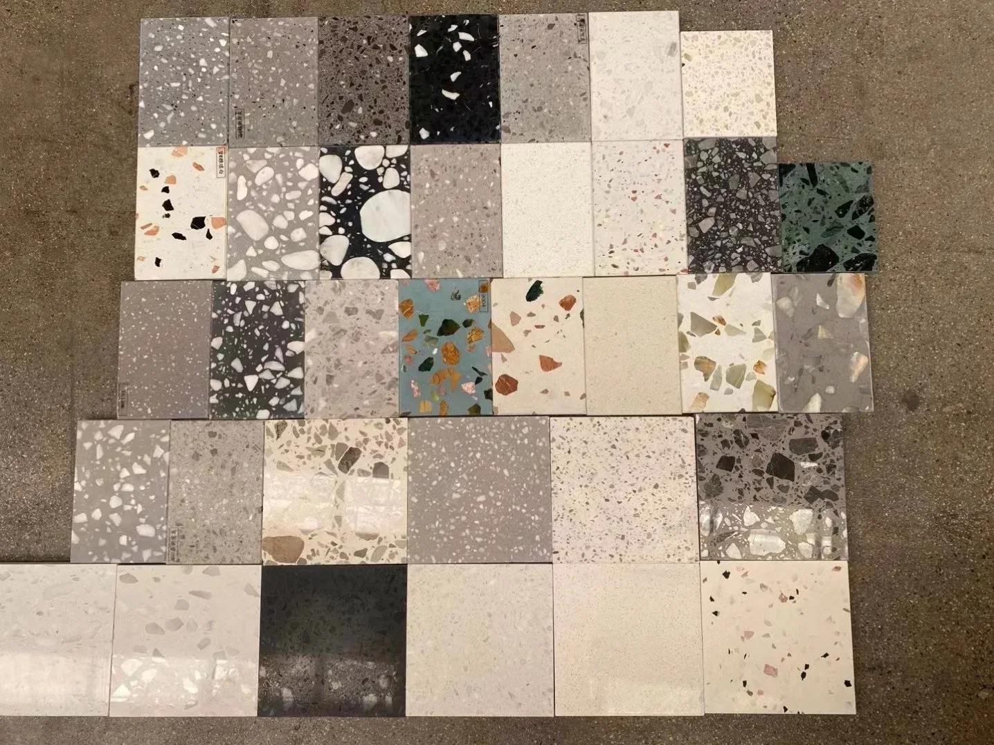 Pierre multicolore en usine Terrazzo avec noir/blanc/gris/marron couleur pour intérieur/extérieur