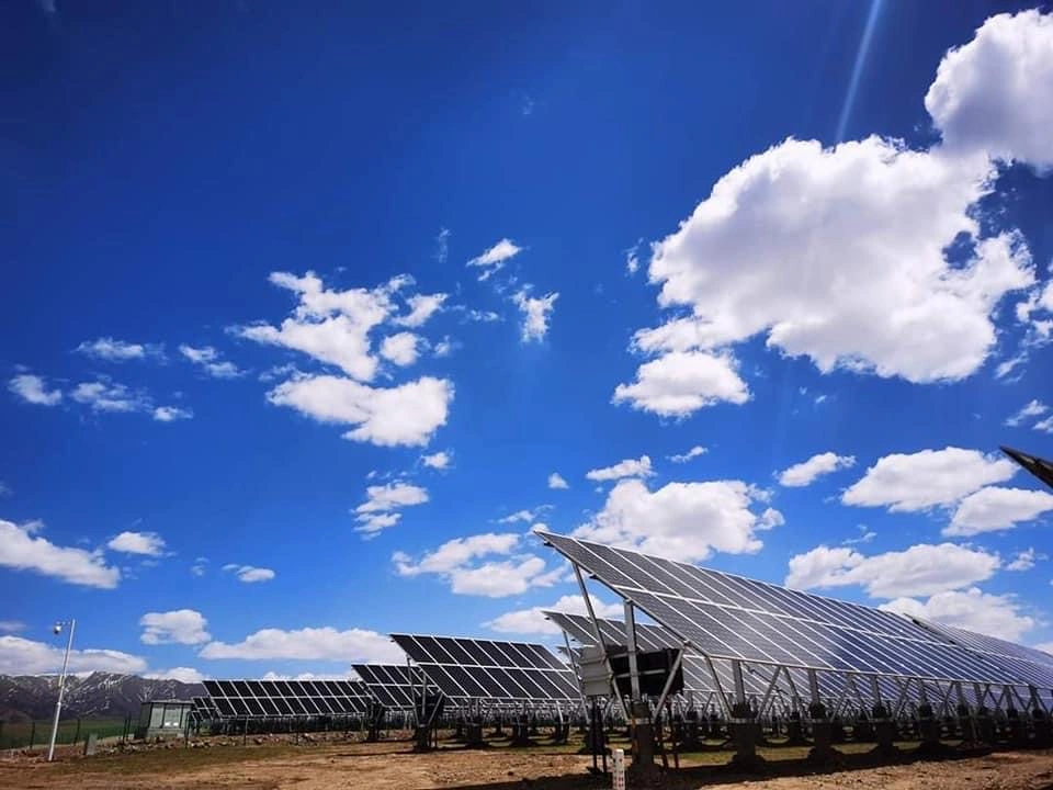 1385 Energia renovável Solar Venda a quente Instalar 5kw On-Grid Solar Sistemas 500kw 1000kw 1MW Kit de painéis solares ligados à grelha para Solar Central elétrica