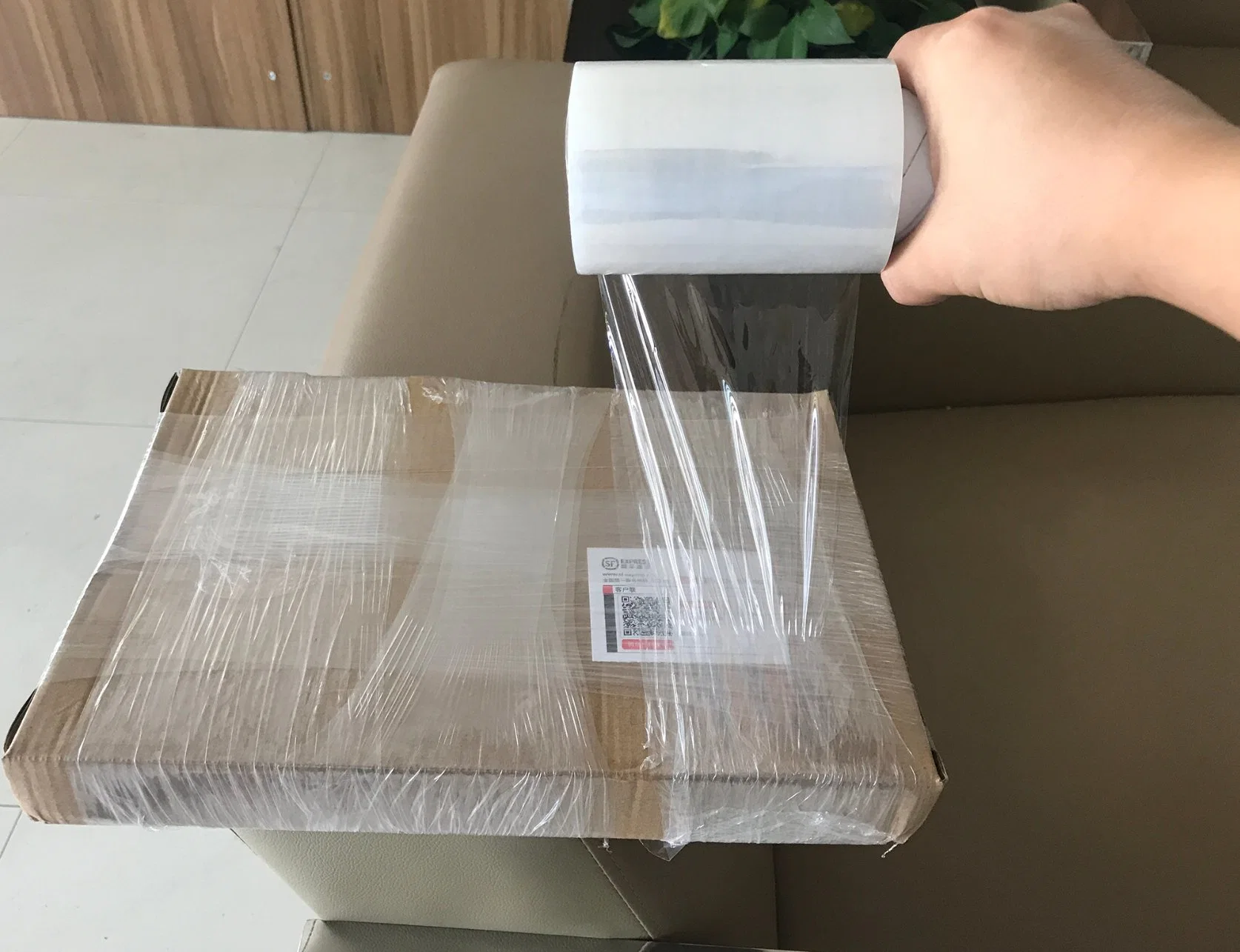 11um Hand Use Stretch Film Pallet Wrap Film Plastic Shrink Film