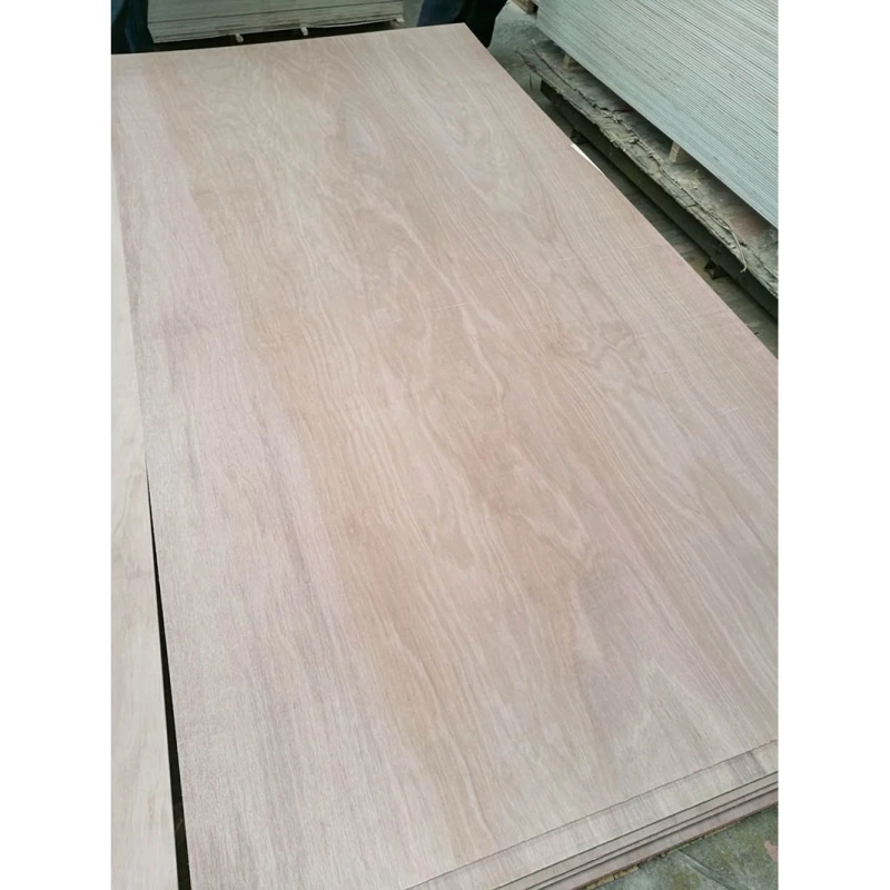 China Linyi Hot Okume Marine Plywood Melamine Floor Plywood E0 Glue Super Durrable Wood Veneer Pencil Cedar Plywood for Decoration Furniture Boards