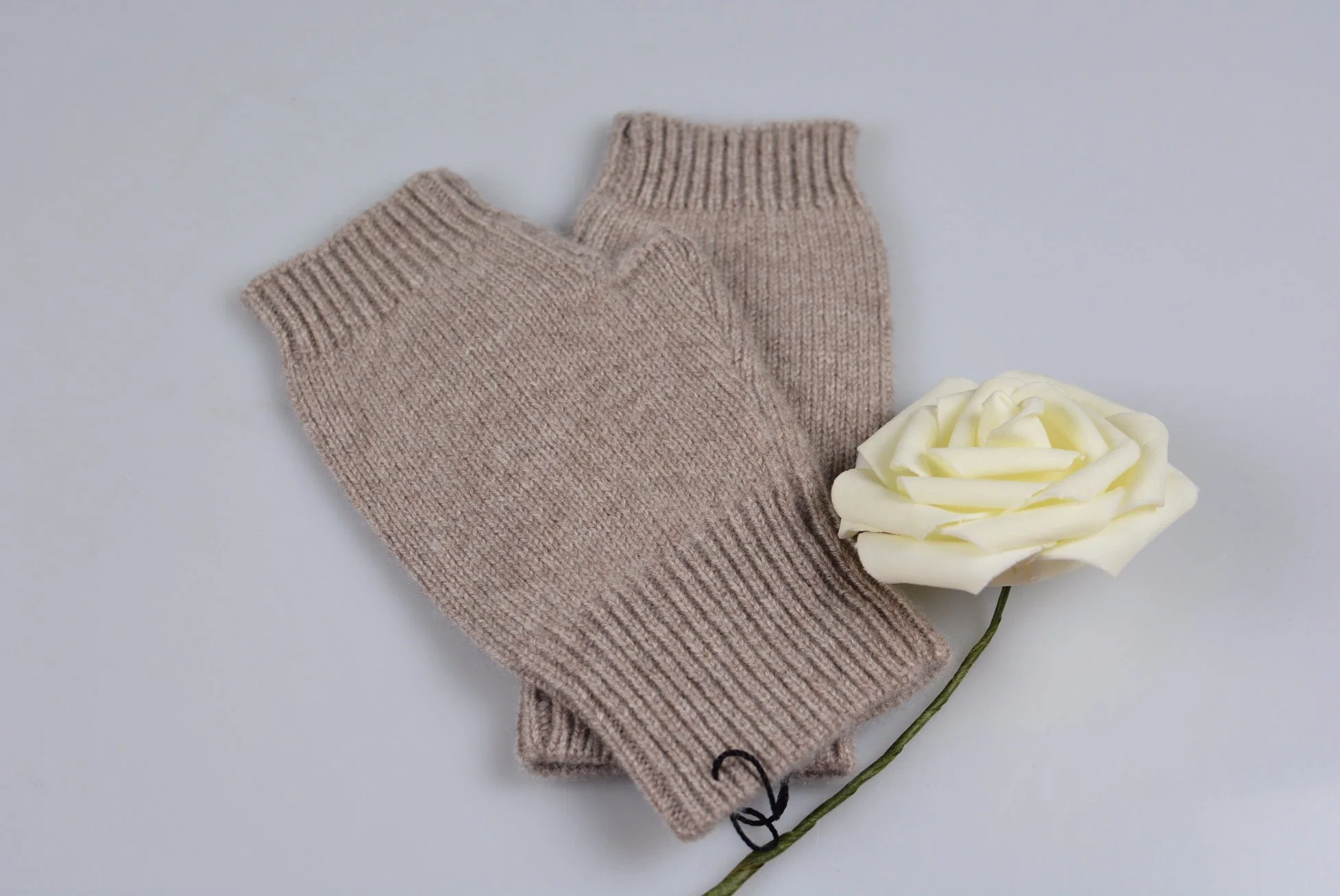 Women&prime; S 100% Cashmere Knitted Warm Fingerless Mittens