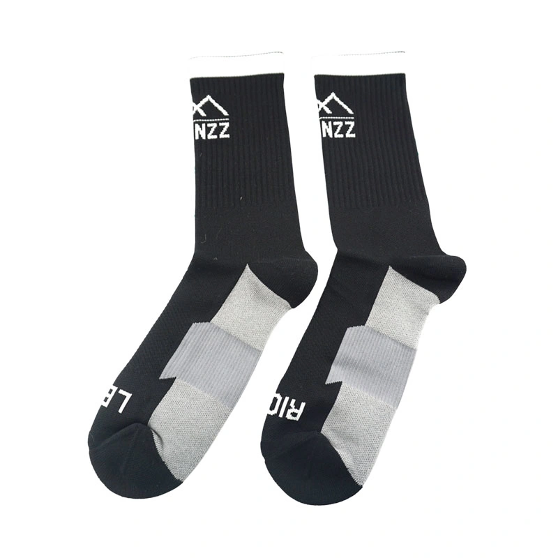 181026sk Black Seamless Toe Athletic Socks for Outdoor Activities