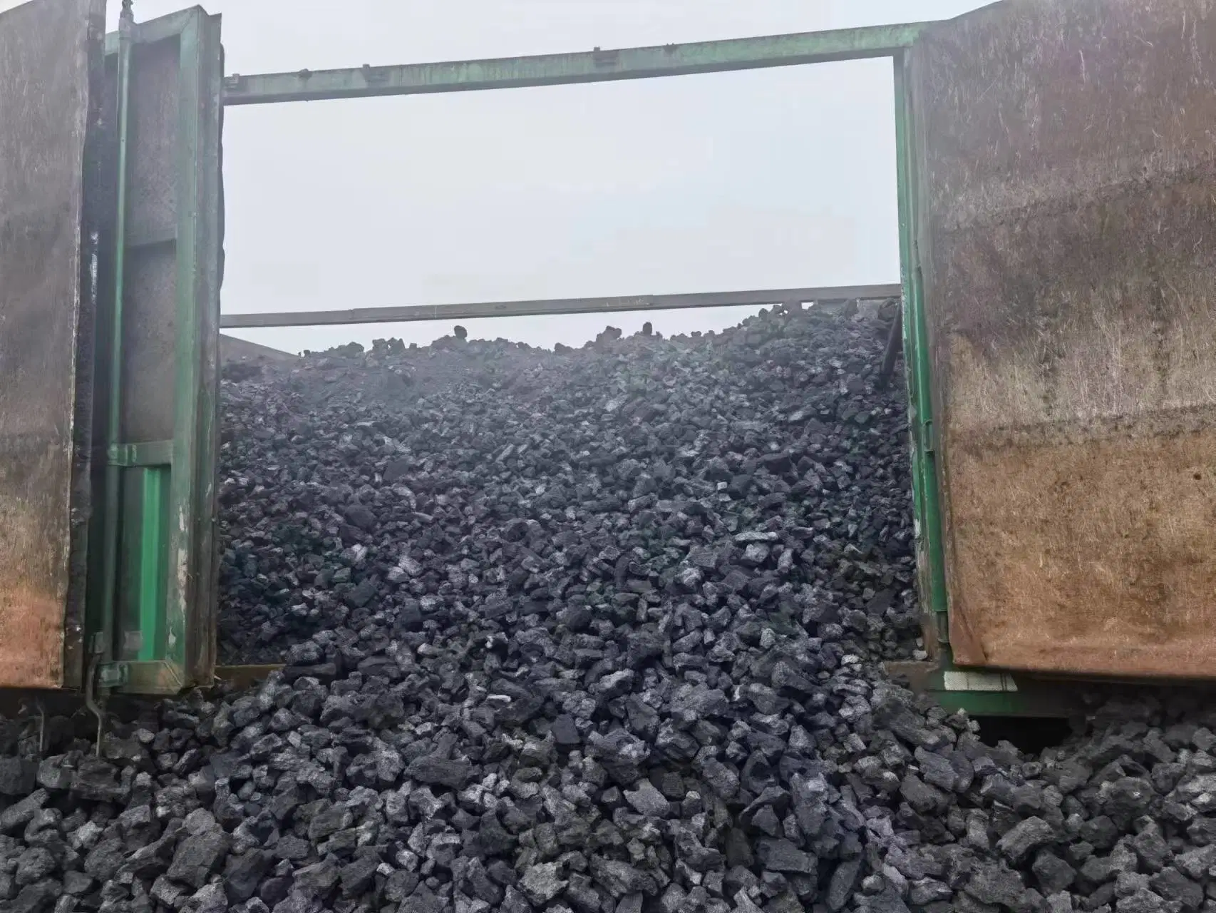 The Foundry Coke Made in China Has Small Porosity, Sufficient Compressive Strength, Low Ash and Sulfur