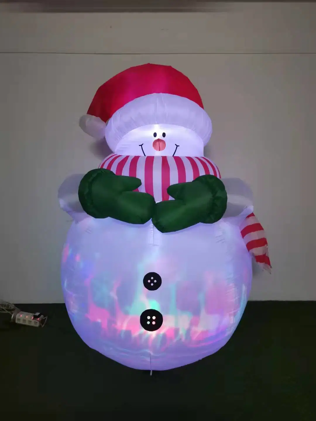 Venda a quente 8FT sorrindo insuflável de Natal Boneco de decorações, Inflatables Natal ao ar livre com acúmulo na Luz Roating para Piscina Piscina