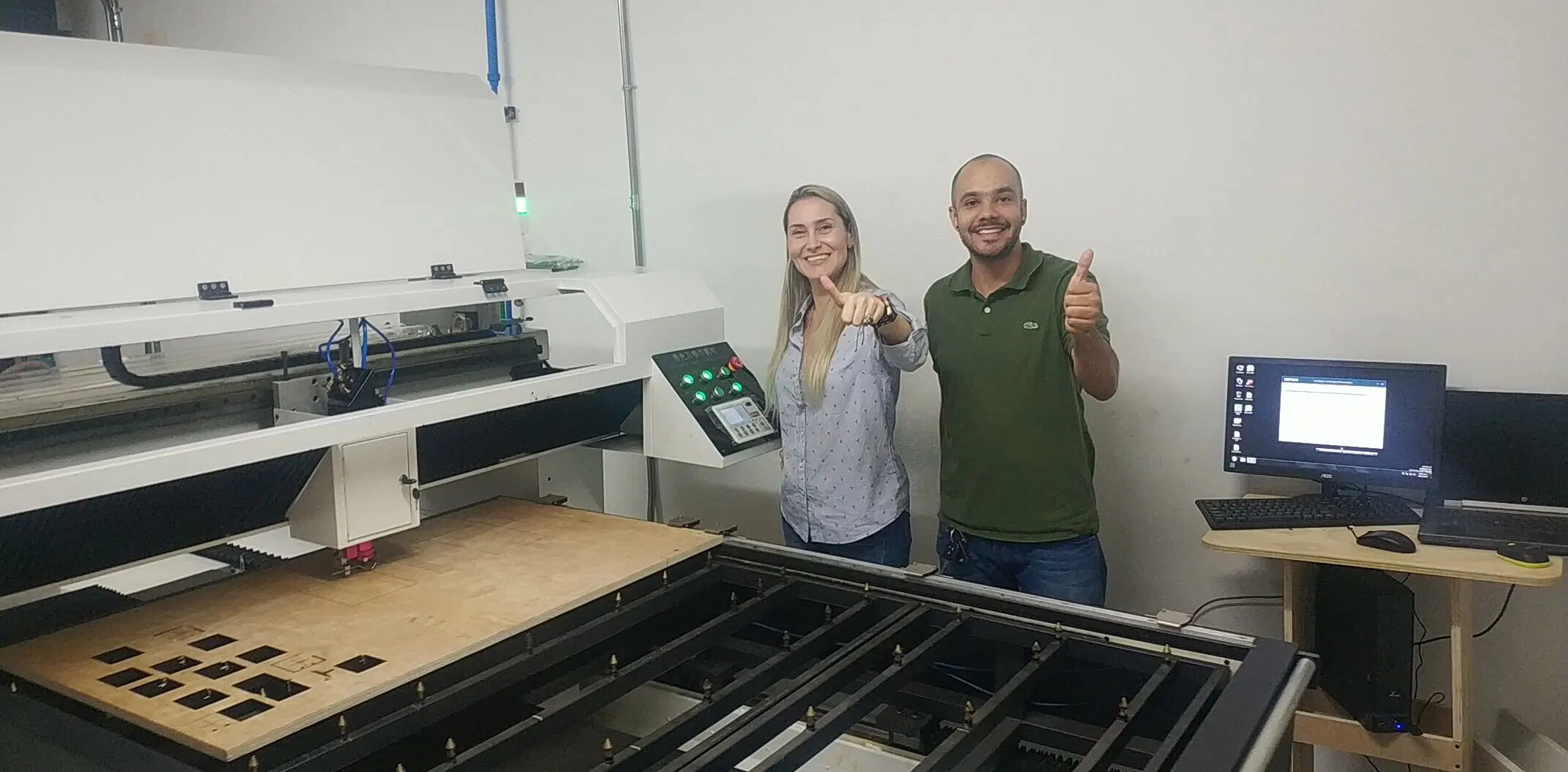 Máquina de dobragem de corte automático de lâminas para produção de moldes a laser