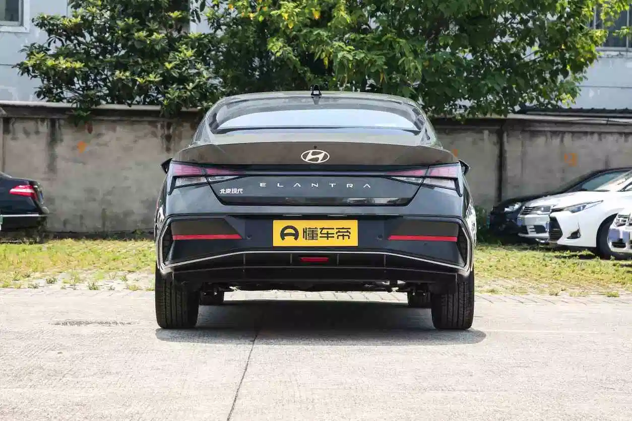 2023 1.5L Flagship Version of China&prime; S Cheap Used Car Compact Used Beijing Hyundai Elantra N Line Gasoline Car