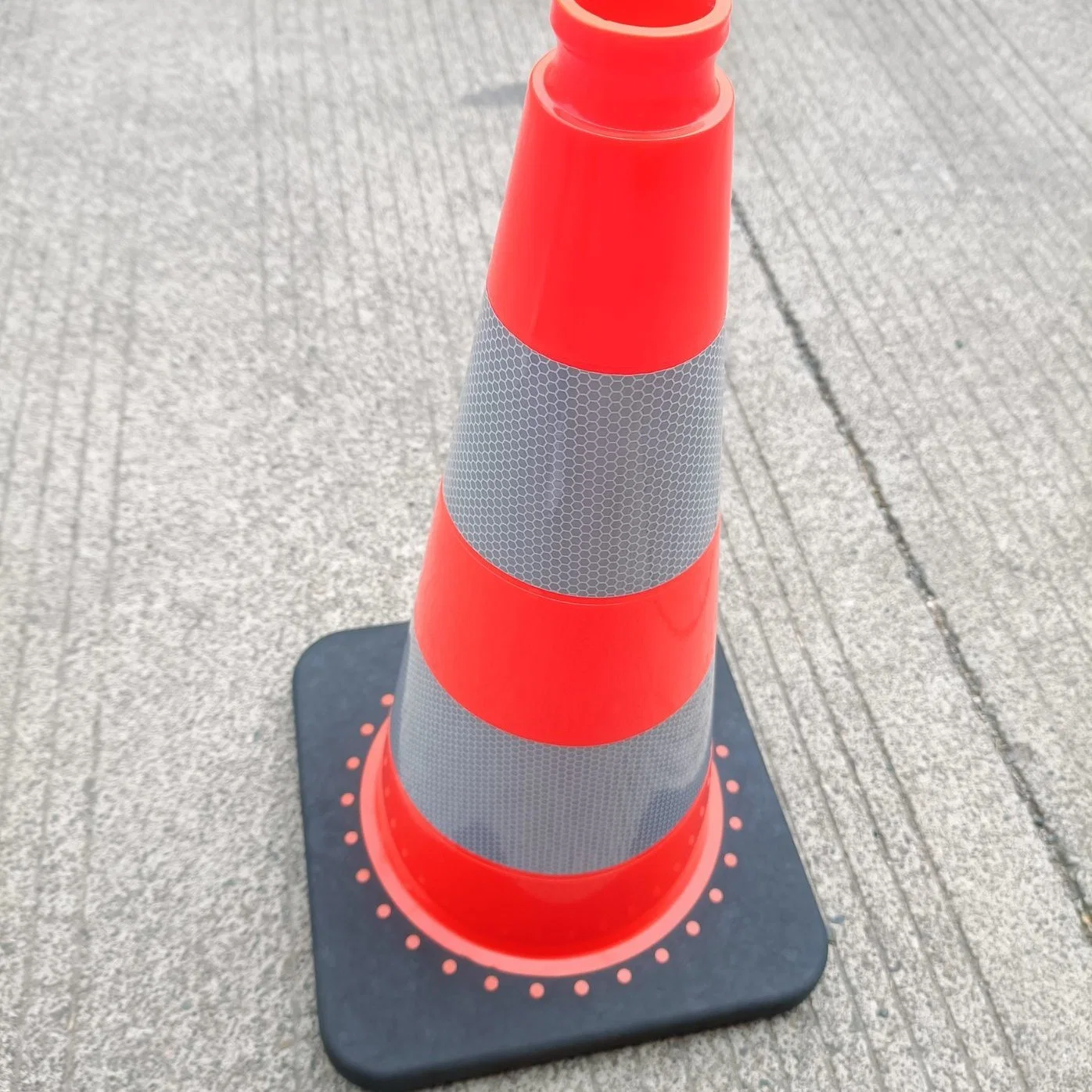 50 cm de altura para a segurança do tráfego de controle rodoviário intenso Cone com base preta