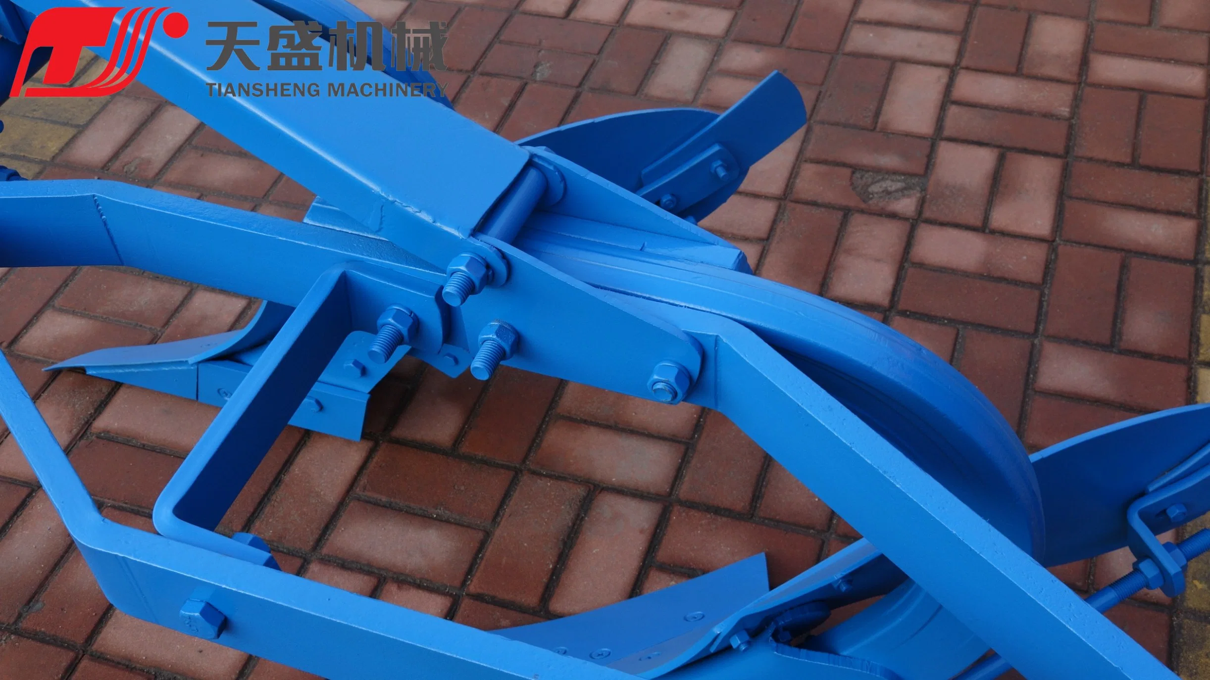 Farm Machinery New Designed Heavy Duty 3three Blades Share Plow Plough