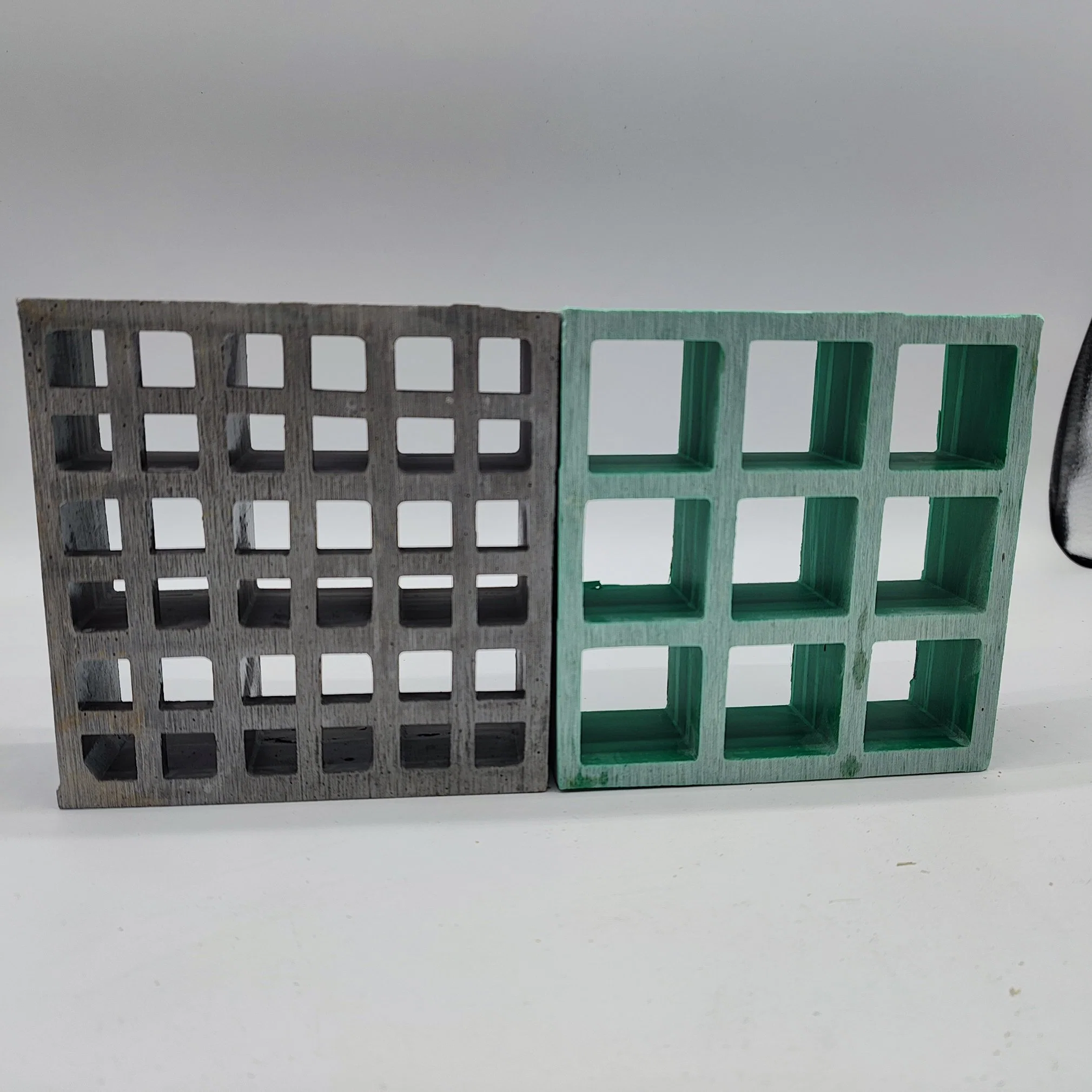 Fiberglass Reinforced Plastic Grating Composite FRP Grating Pultruded Trench Cover Plate 38*38*38 Fiberglass Grate FRP Molded Grating