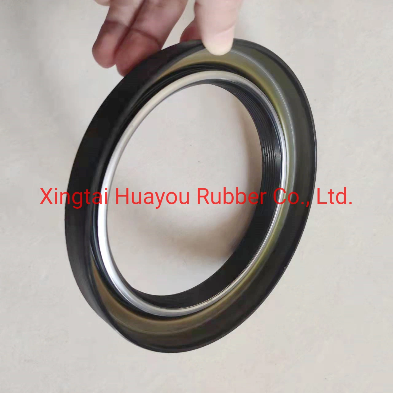 393-0173 Pat. 6158743 Hub Oil Seal for Mack Size 121*160*30mm