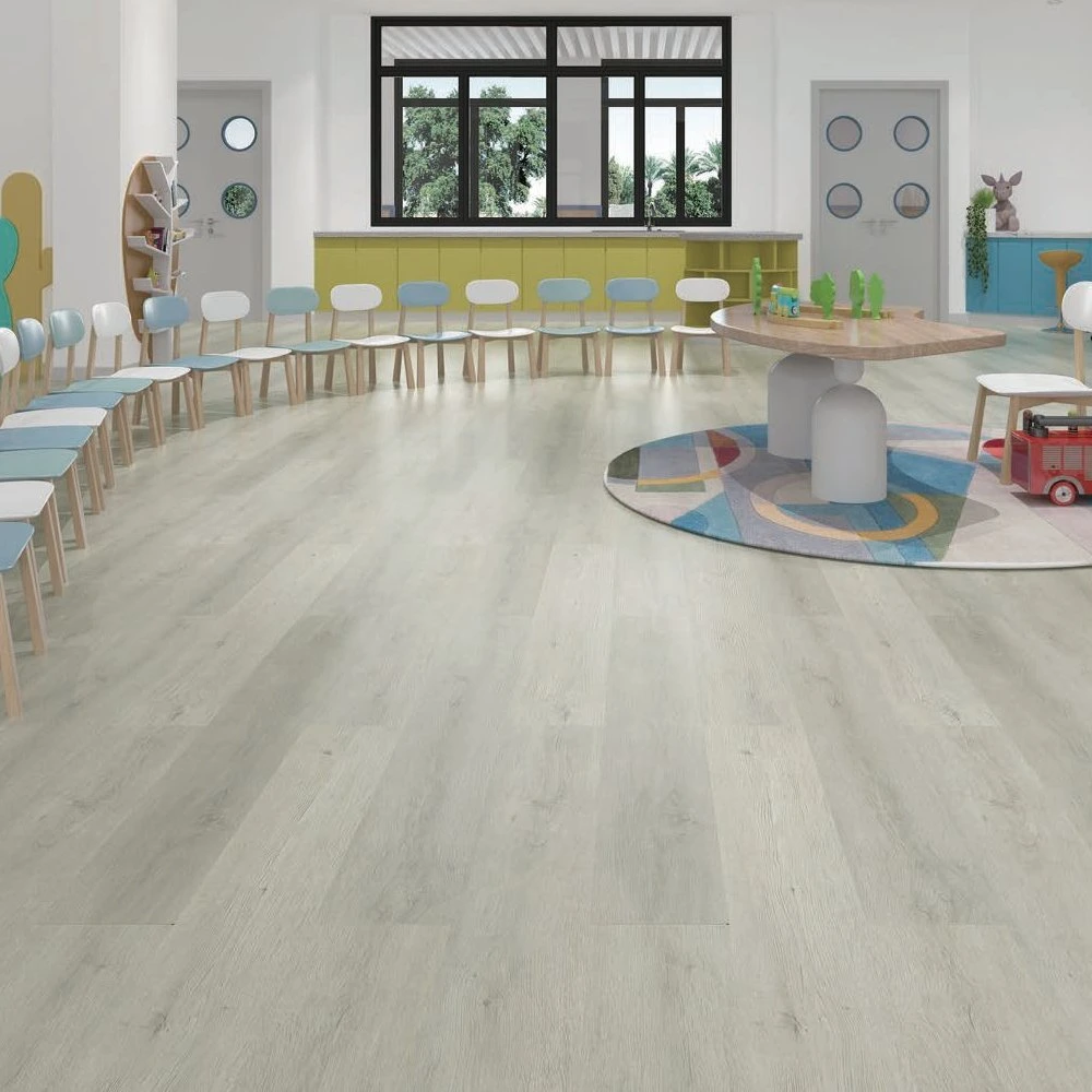 Virgin Material Eir Surface with Oak Pattern Luxury Vinyl Click Spc Flooring