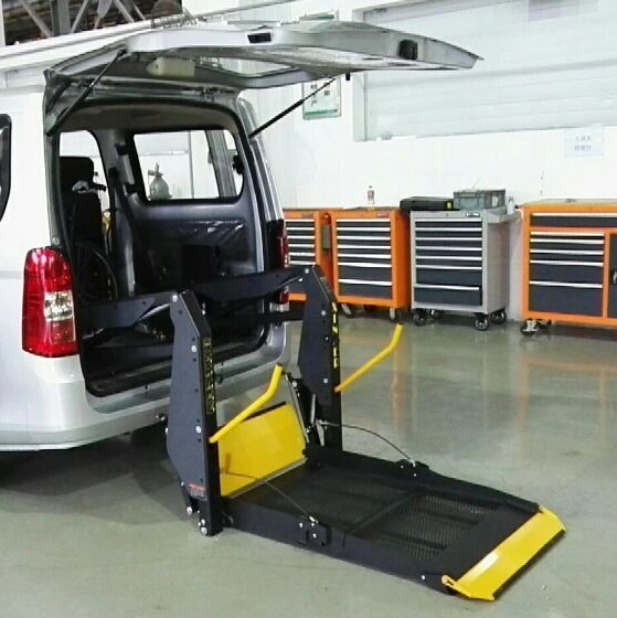 Good Quality Dual Arm Wheelchair Elevator Lift for Car