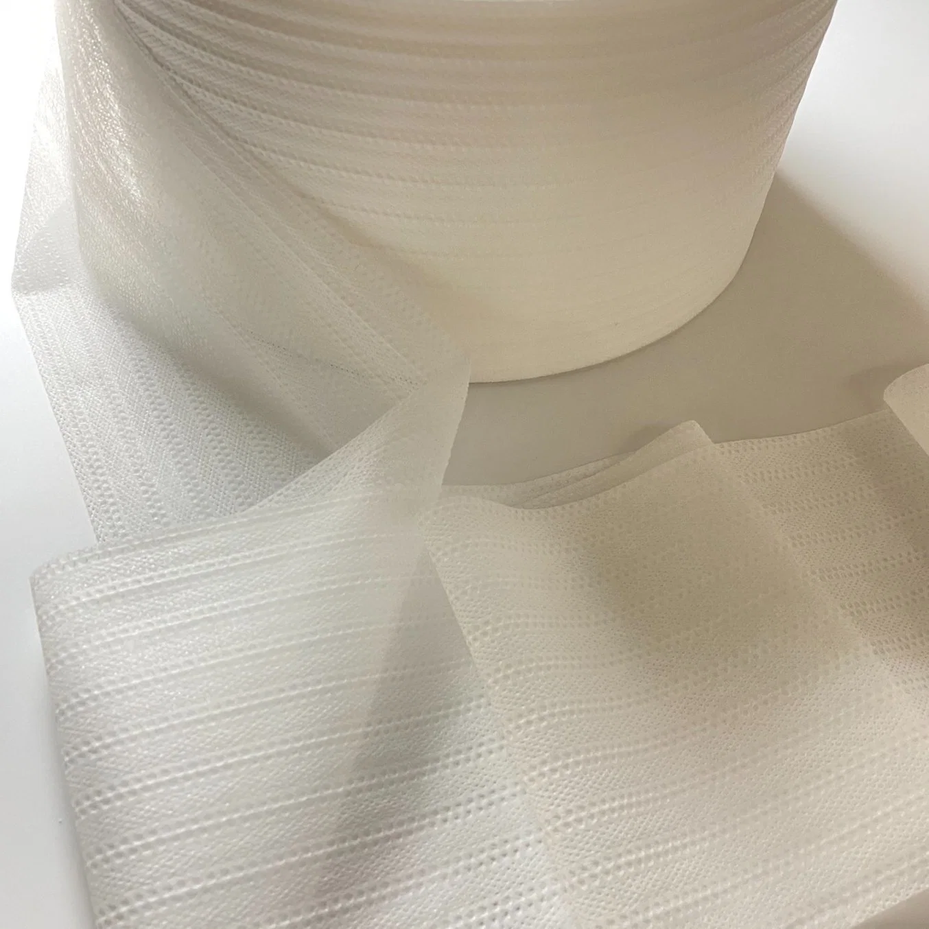 Wholesale/Supplier Perforated Embossed Hot Air Hydrophilic Nonwoven Fabric