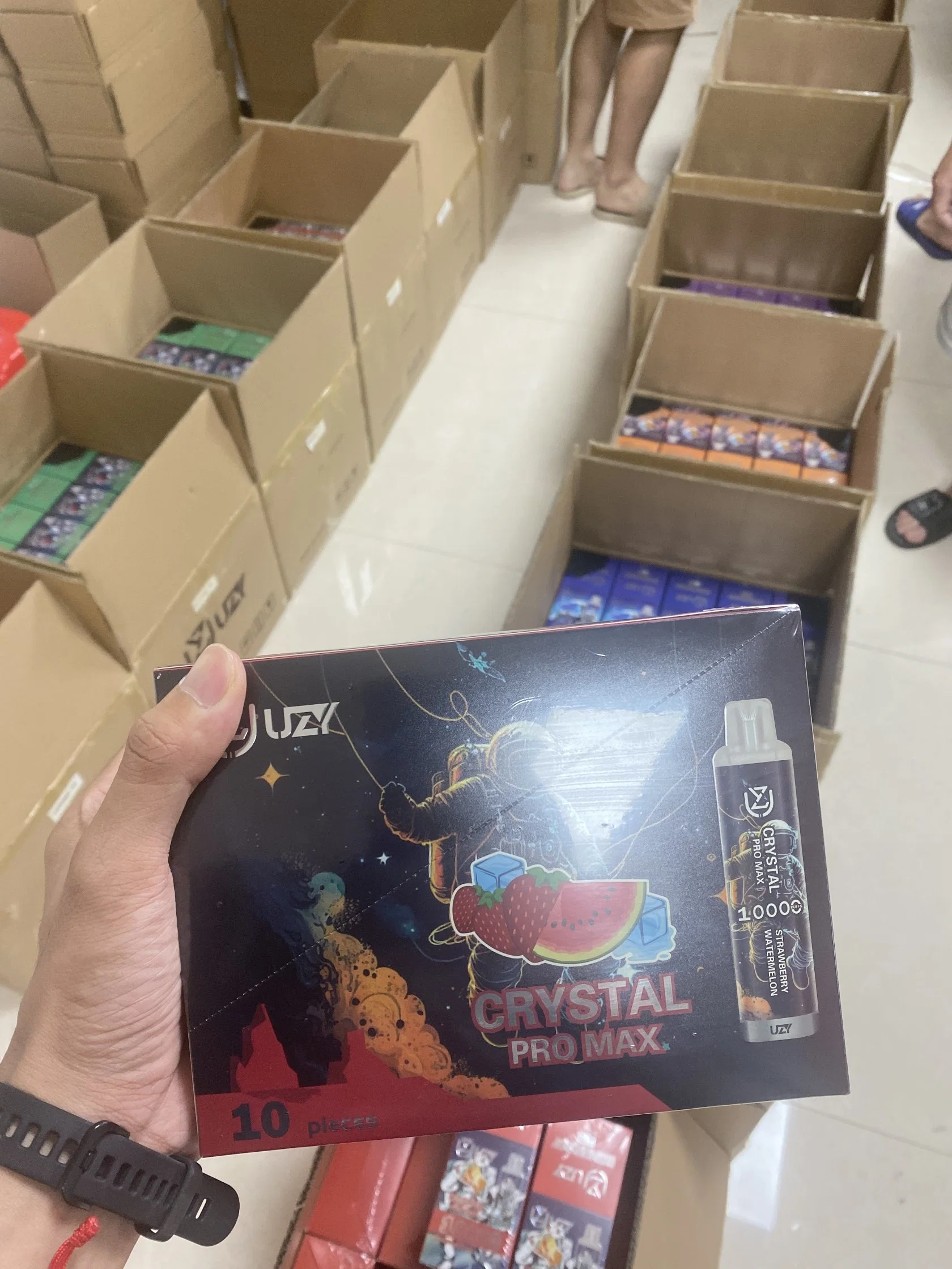 Uzy Crystal PRO Max Puff 10000 cigarrillos desechables E 16ml Cartucho con 650mAh batería recargable RGB Luz Glowing lápiz VAPE 12 sabores