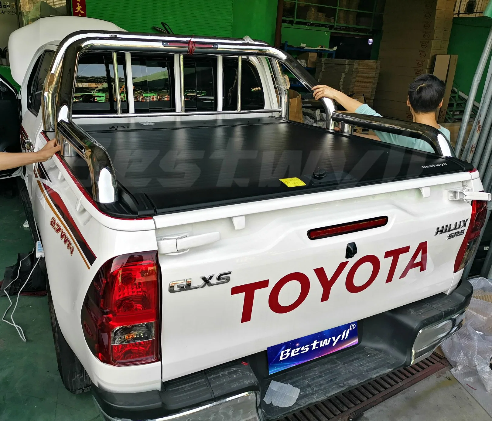 Caja manual de la cama del camión de recogida de BESTWYLL cubierta retráctil de la cubierta de la capota para 2015+ Toyota Hilux /Revo (SR5 J cubierta con frente delantero) K46A