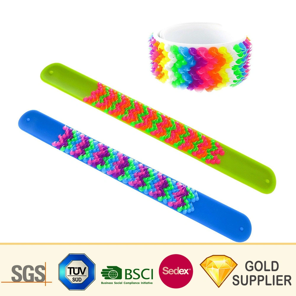 Arco Iris de Neón Resplandor personalizada fabricante Sequin LED reflectora de joyas de la banda de tejido de todo el brazalete de Snap USB animales de felpa de RFID en blanco de juguete de silicona de PVC Pulsera Slap